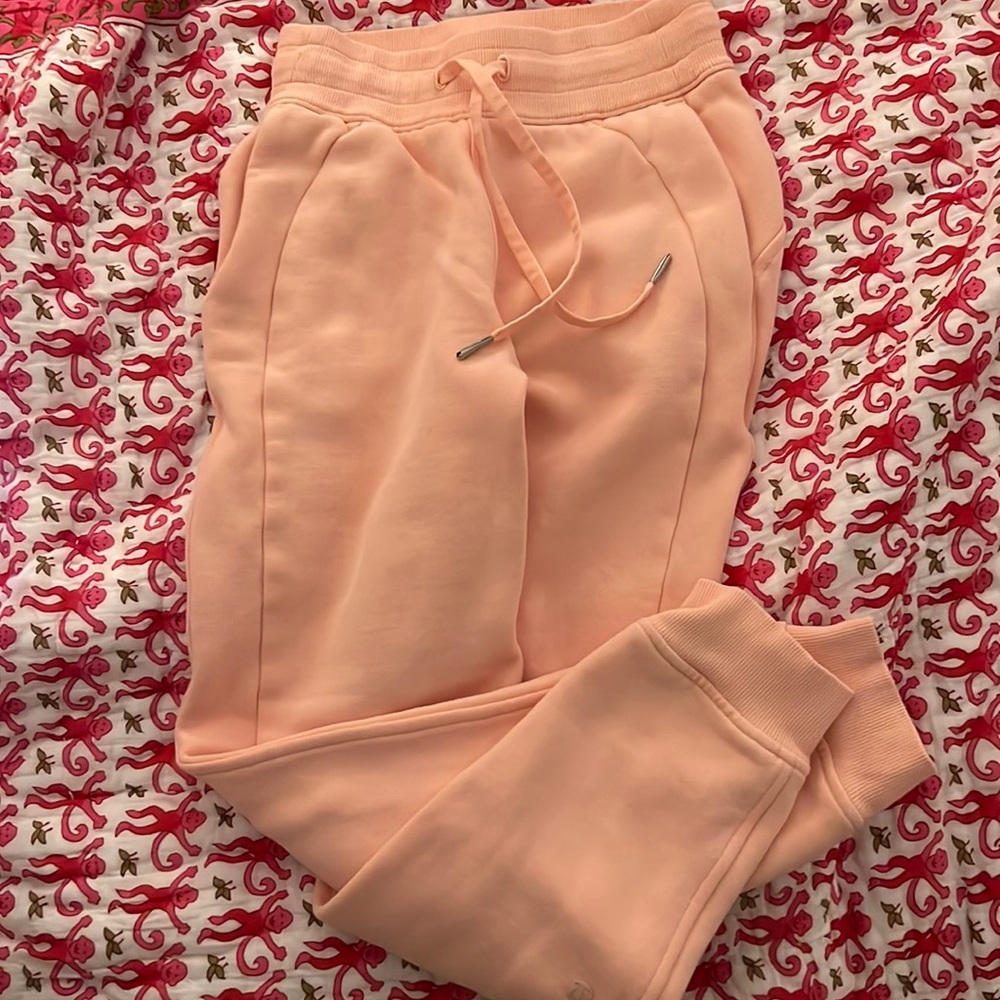 LULULEMON SCUBA SWEATPANTS!